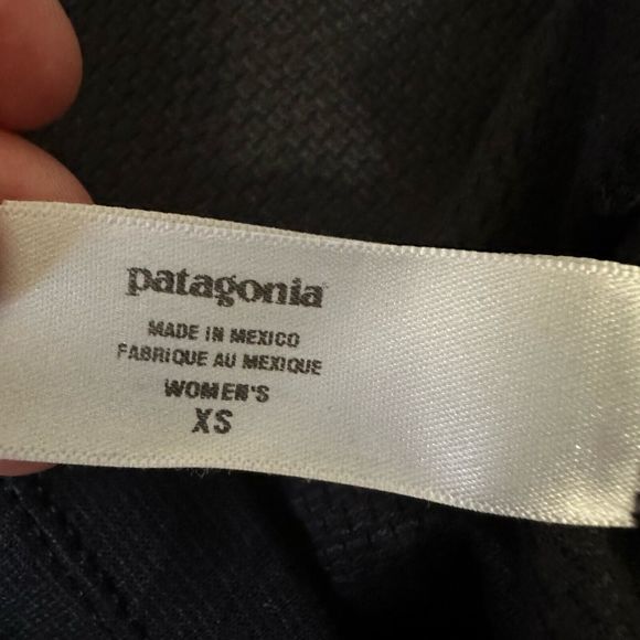 PATAGONIA Capilene Long Sleeve Baselayer T-Shirt Crew Neck in Black - Picture 6 of 9